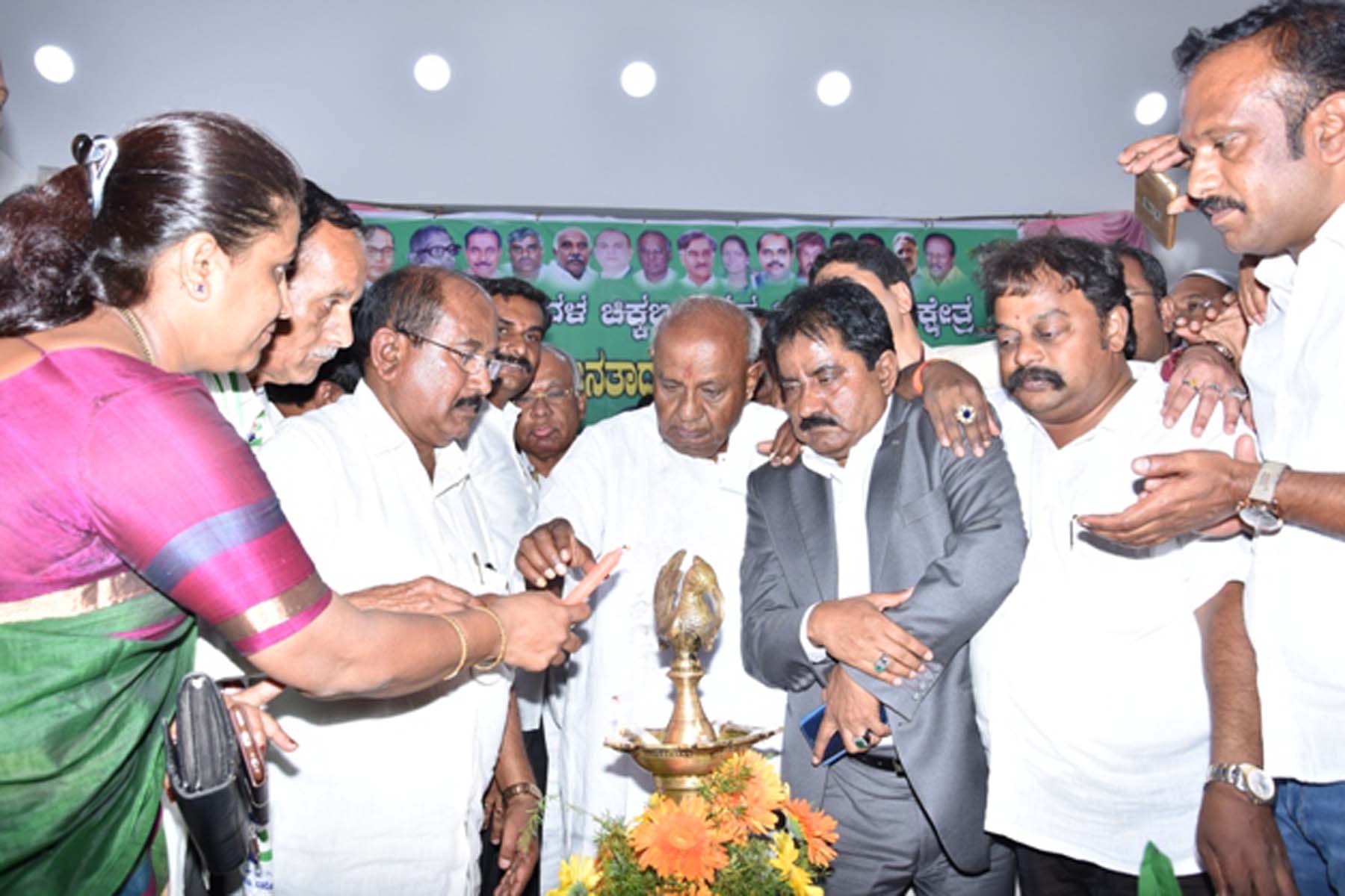 ರಾಜಕೀಯ ಧ್ರುವೀಕರಣ ಏನಾಗಲಿದೆ ಎಂಬುದನ್ನು ಕಾದು ನೋಡಿ : ಎಚ್.ಡಿ. ದೇವೇಗೌಡ